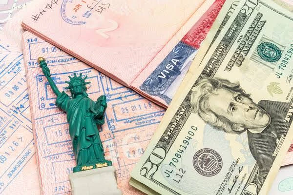 С 3 августа США вводят залоговый сбор до $20 000 при подаче на туристические и деловые ...