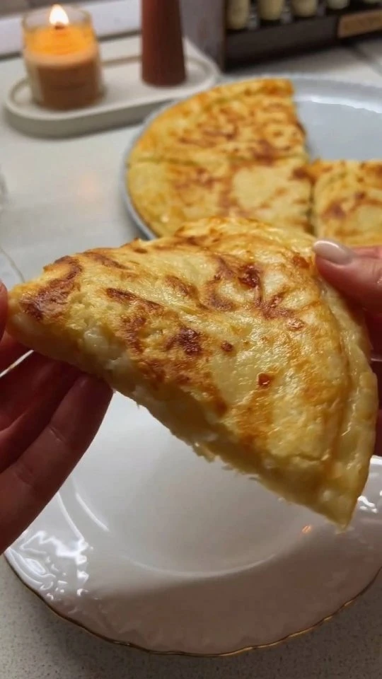Сырные лепёшки на сковороде