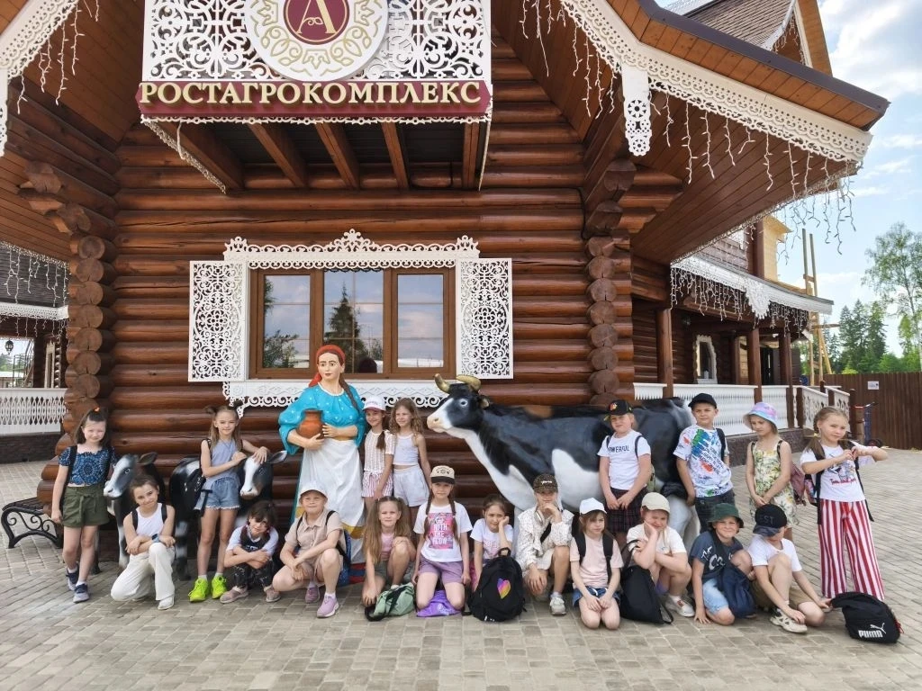 21 мая обучающиеся 1Д, 1Е и 2Ж классов с классными руководителями Криган Г.Б. и Седовой М.А. соверши