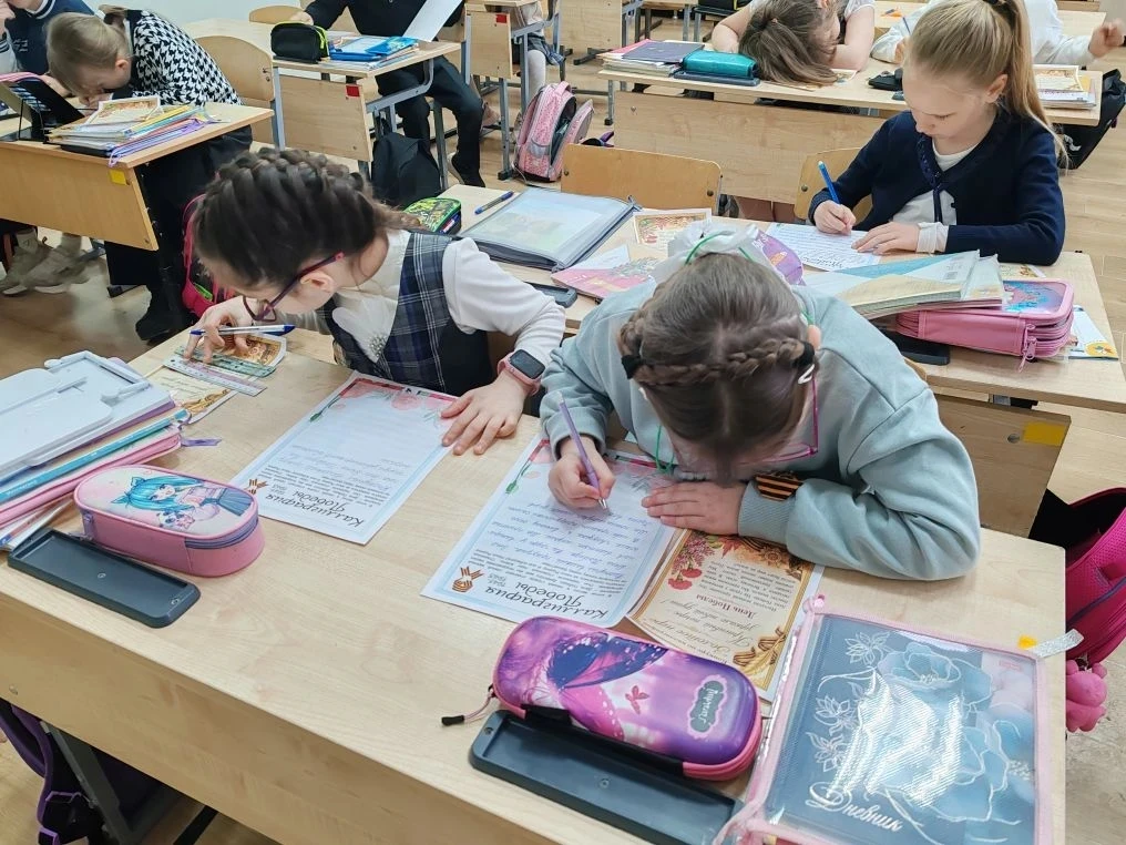 В 1 А и 4 А классах прошёл конкурс каллиграфии "Каллиграфия Победы". Конкурс приурочен к 81 годовщин
