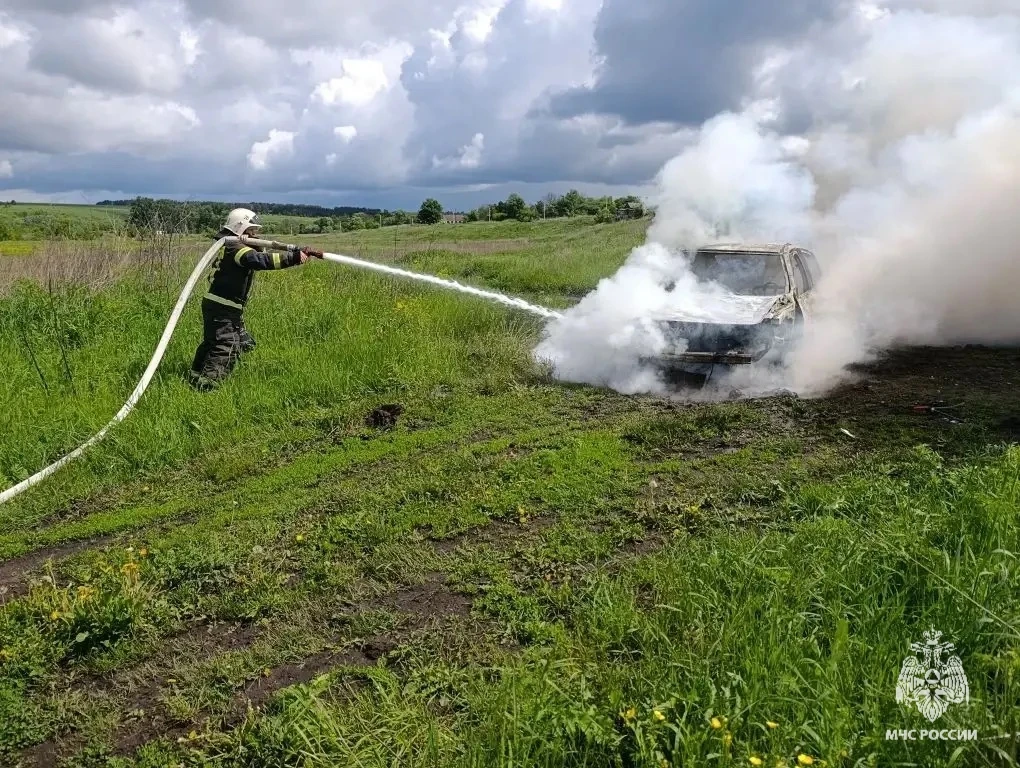 ❗В Новосильском районе потушили автомобиль    За прошедшие сутки орловские пожарно-спасательные подр