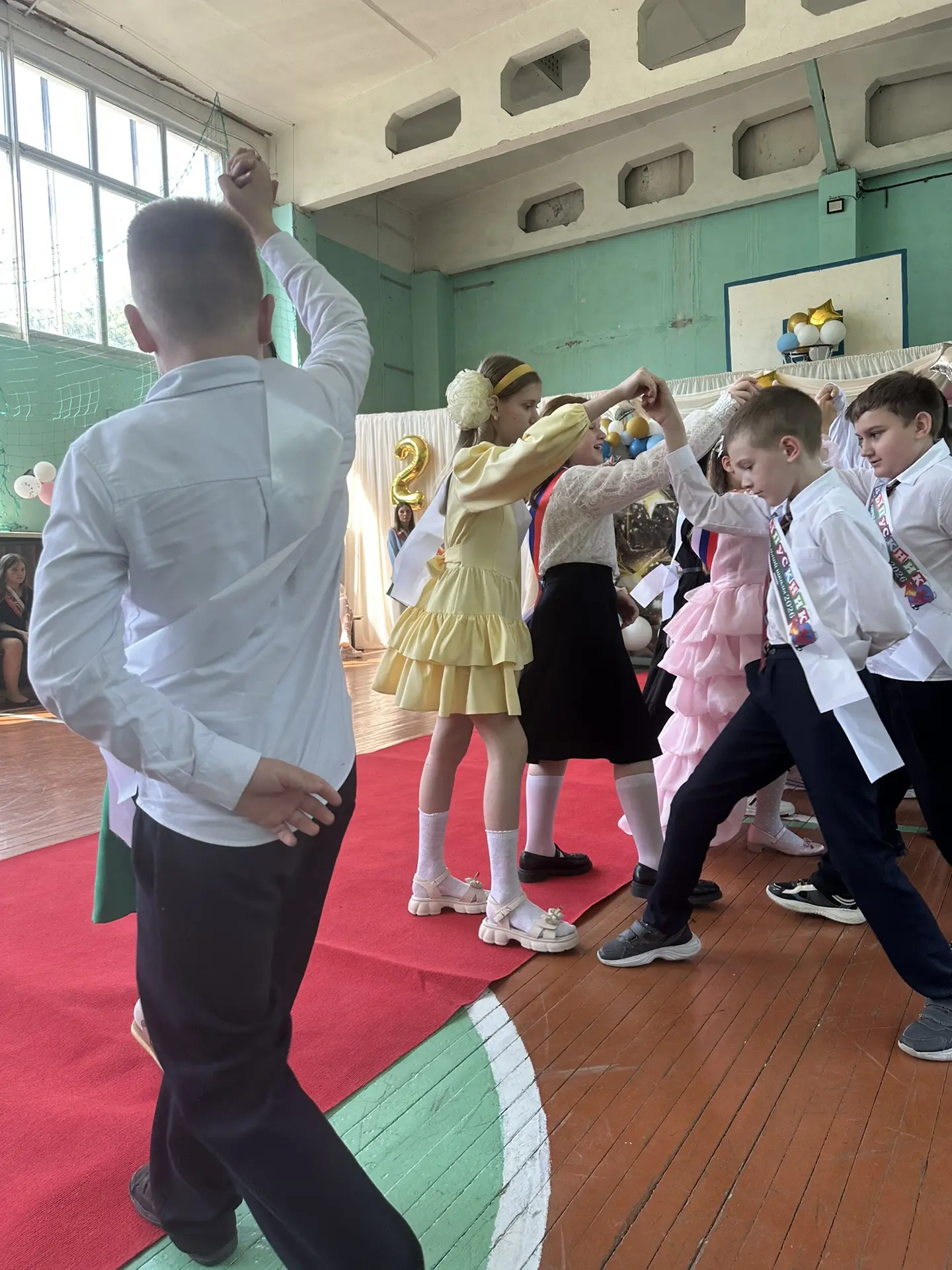 🔔В нашей школе состоялось торжественное событие - выпускной и для 4 «В» и 4 «Г» классов «Прощание с 