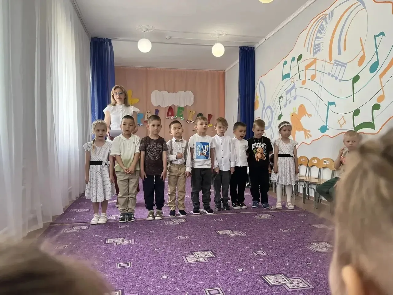 Мы встречаем праздник лета, праздник солнца, праздник света!