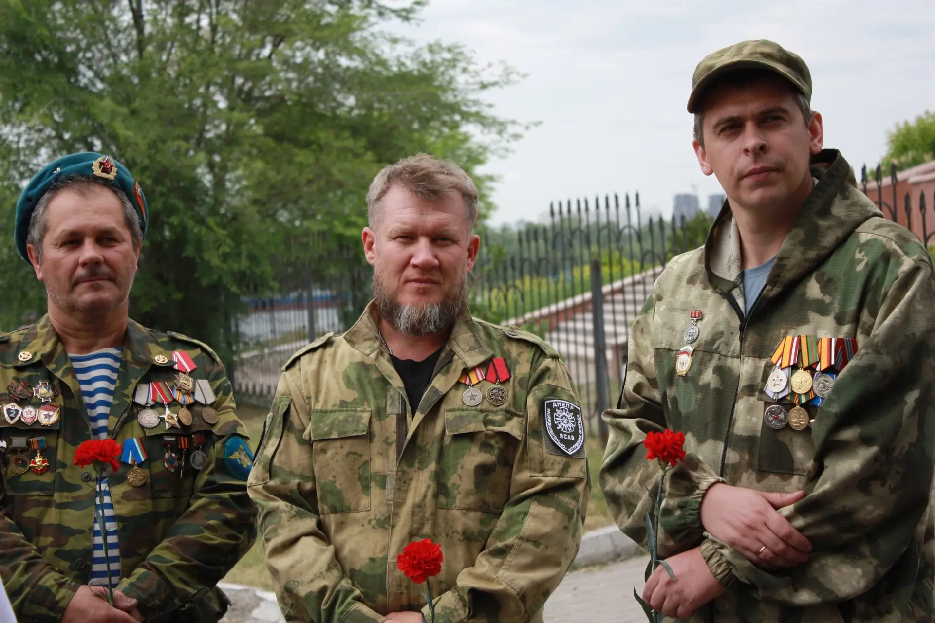 🕊 До мурашек: Кировский район замер в минуте молчания

Минута молчания в День Памяти и скорби - это
