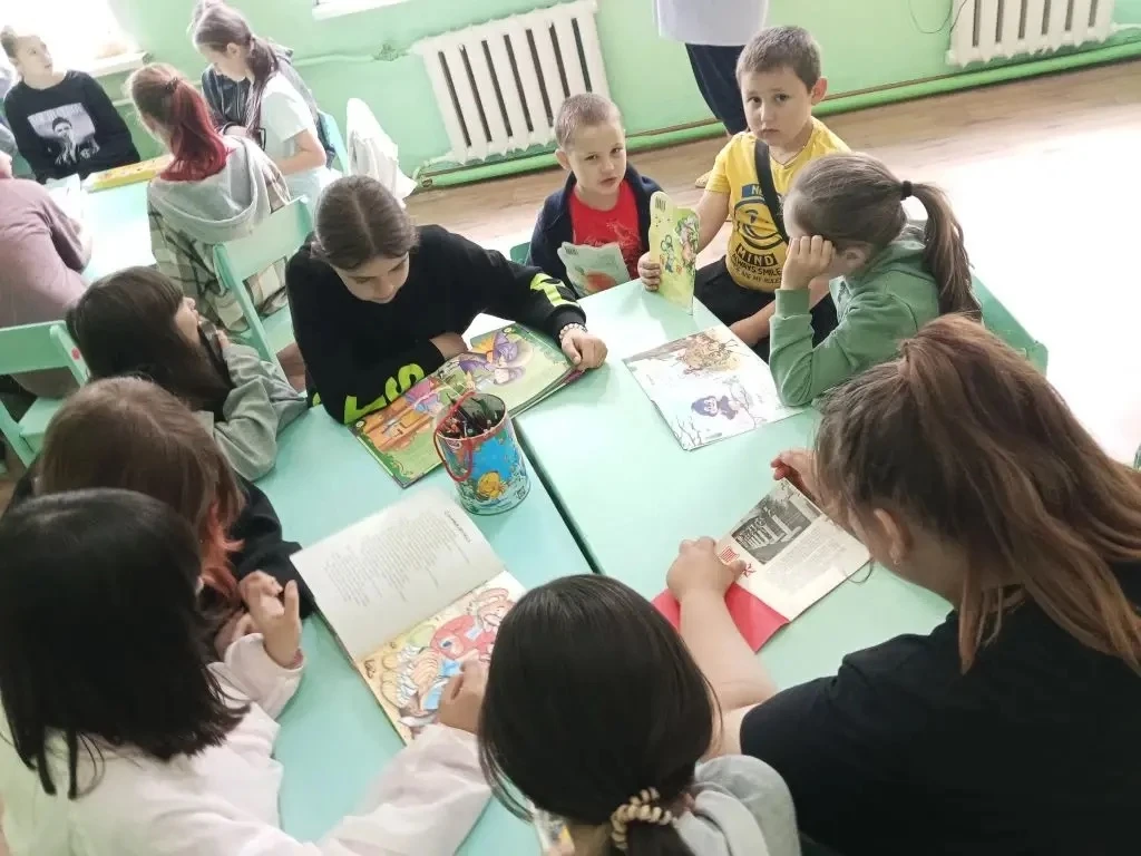 🎉 «Тайны книжных сокровищ»: увлекательное приключение в нашем пришкольном лагере! 🎉

1️⃣8️⃣ июня в