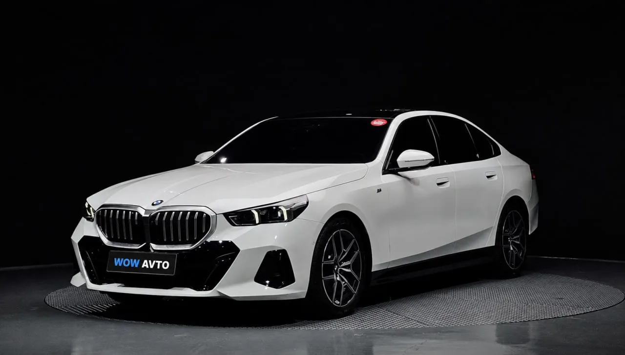 ⚡️ ЗАБРОНИРОВАТЬ⚡️     

BMW 520i M Sport

Пятая серия уже давно стала ориентиром среди бизнес-седан