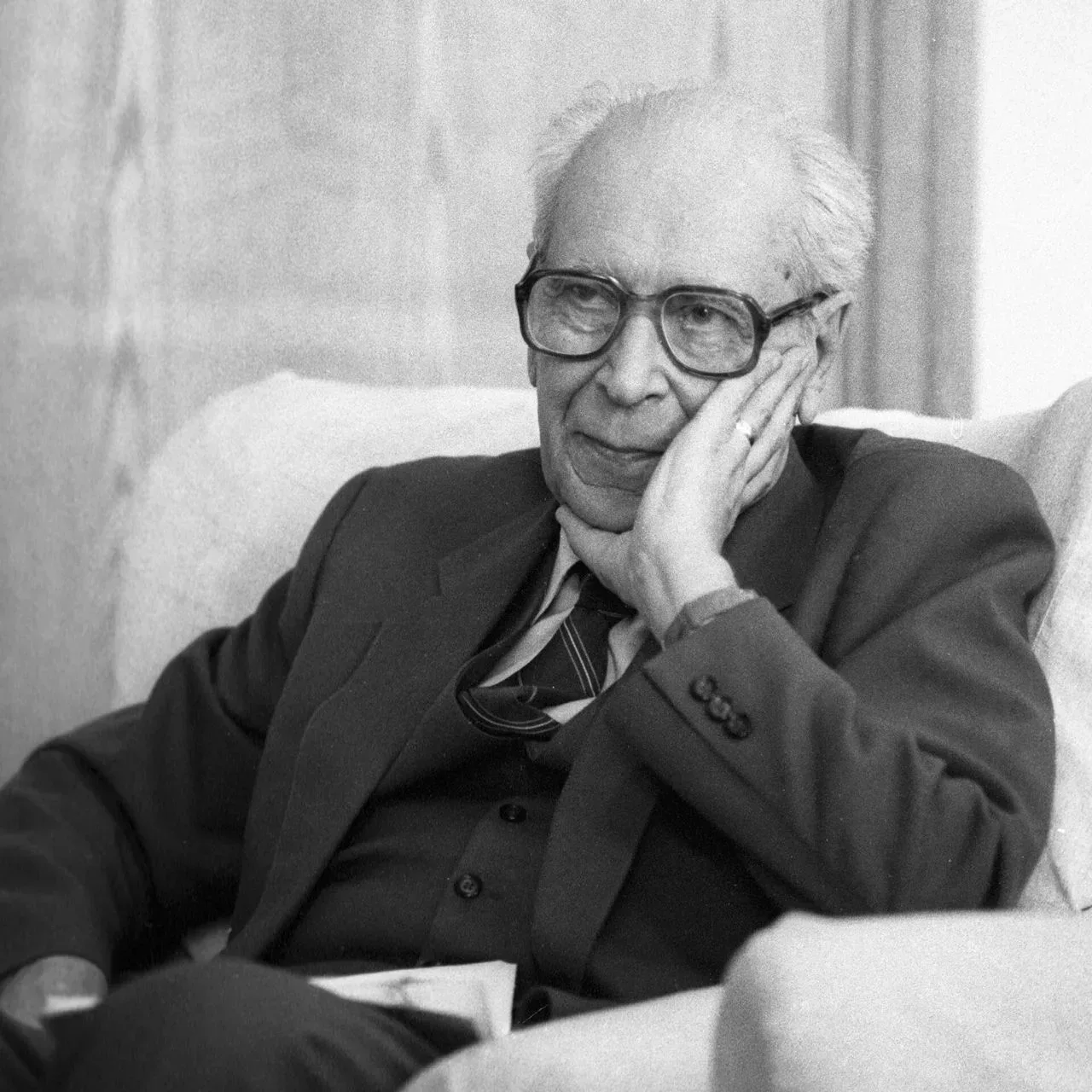 Дмитрий Лихачёв