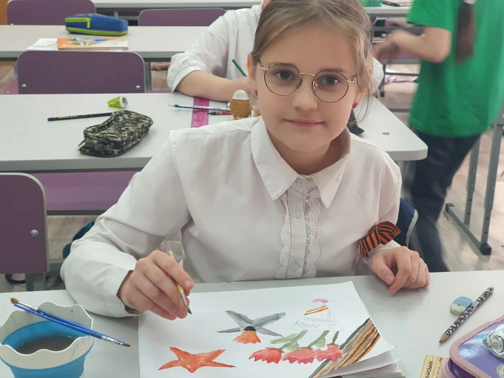Маленькие сердца, большая память  ✏️Сегодня во 2 "Г" классе прошел необычный урок—Урок памяти, посвя