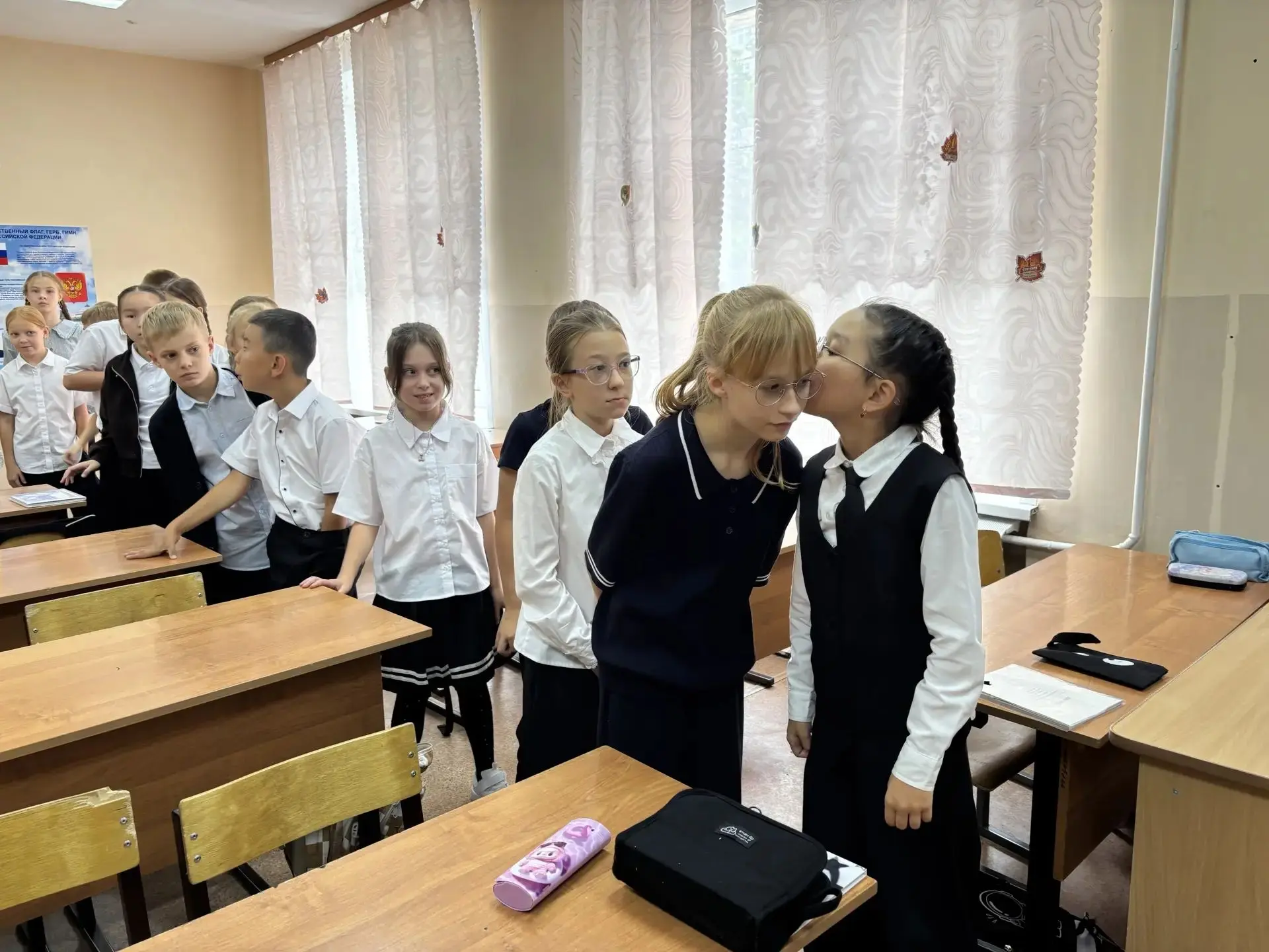 Сегодня в 4 «В» был особенный день — в гости на классный час пришел библиотекарь из гор...