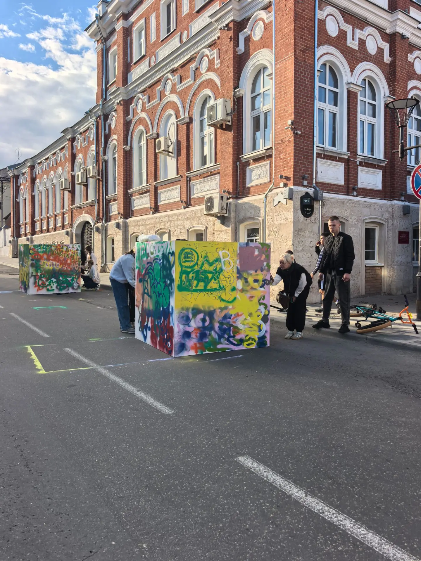 Галерея под открытым небом! В рамках международного арт-фестиваля «Елец — город первых»...