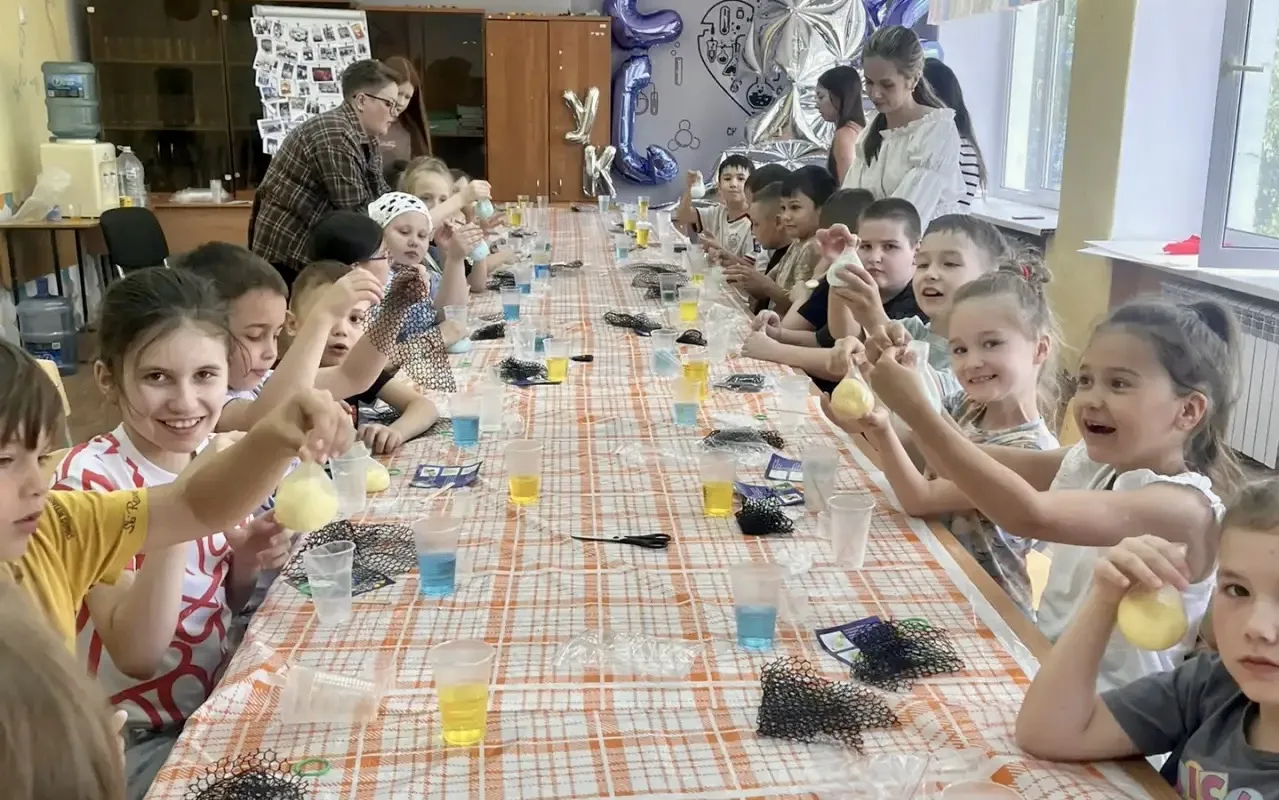 Пришкольный лагерь «Солнышко»
День 12 «Гармония внутри»

В лагере прошел мастер-класс «Антистресс» н