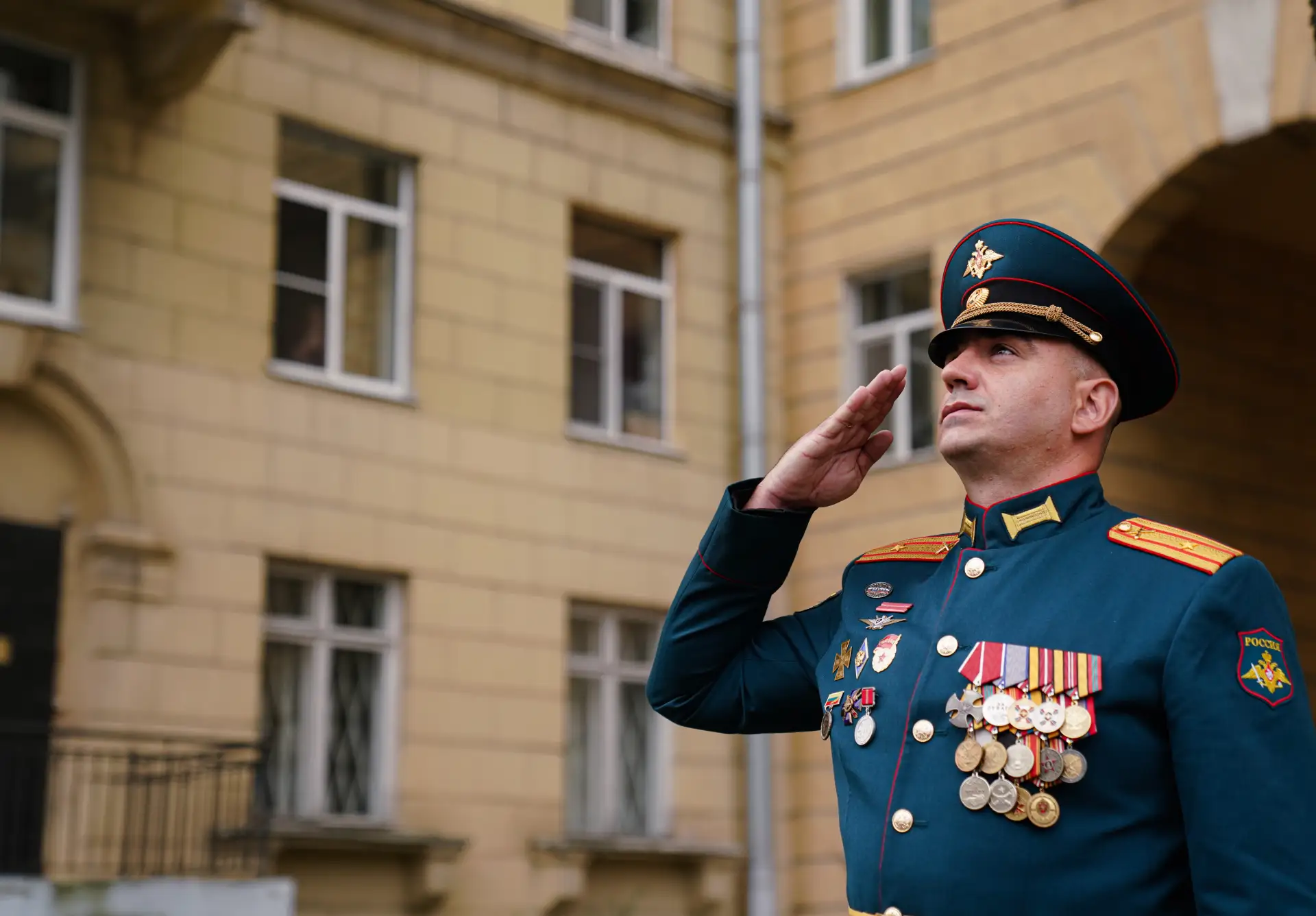 Летописная галерея знамён предстала перед жителями Красногвардейского в преддверии Дня ...