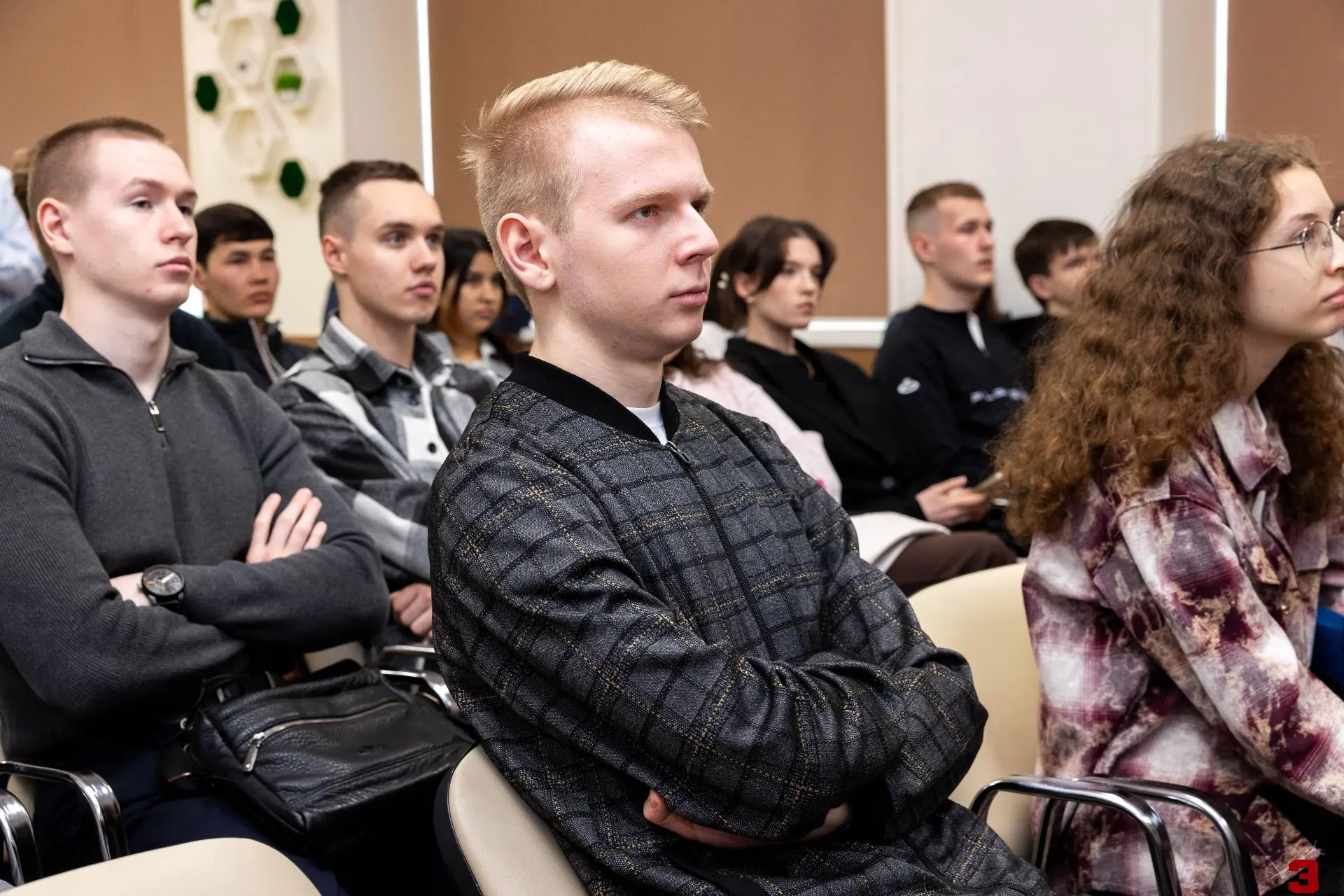 Манипуляции в соцсетях: как распознать угрозу и защитить себя  Для студентов Социально-экономическог