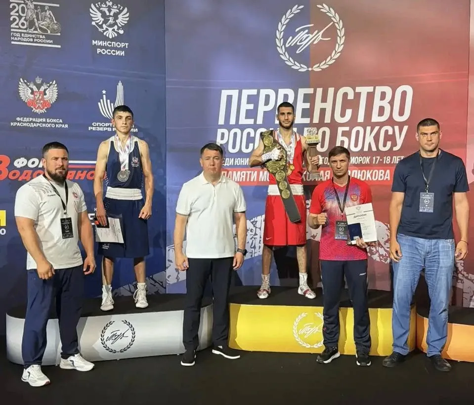 🥊Крымские боксёры взяли одно золото и два серебра на Первенстве России

📍В Краснодаре прошли финал