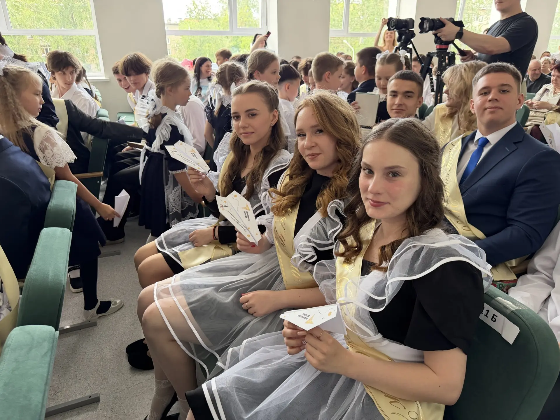 "САМОЛЁТИК БУДУЩЕГО"✈️  26 мая 2026 года прозвенел Последний звонок для выпускников 11-х классов  🔔1