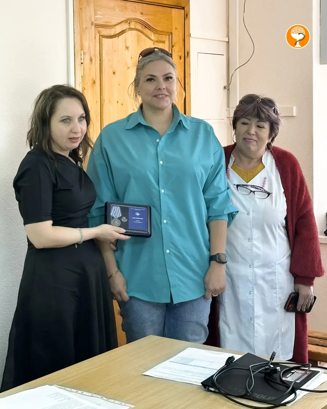 Медалью «За помощь фронту» от профессионального союза работников здравоохранения награж...