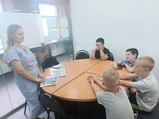 Педагог-психолог Одоевского отделения помощи семье и детям Никитина А.В., провела с детьми беседу "П
