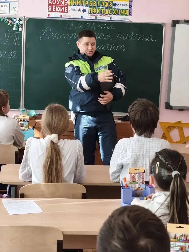 ▌ Безопасность на дороге — забота каждого!  Сегодня в нашей начальной школе прошла важная и познават
