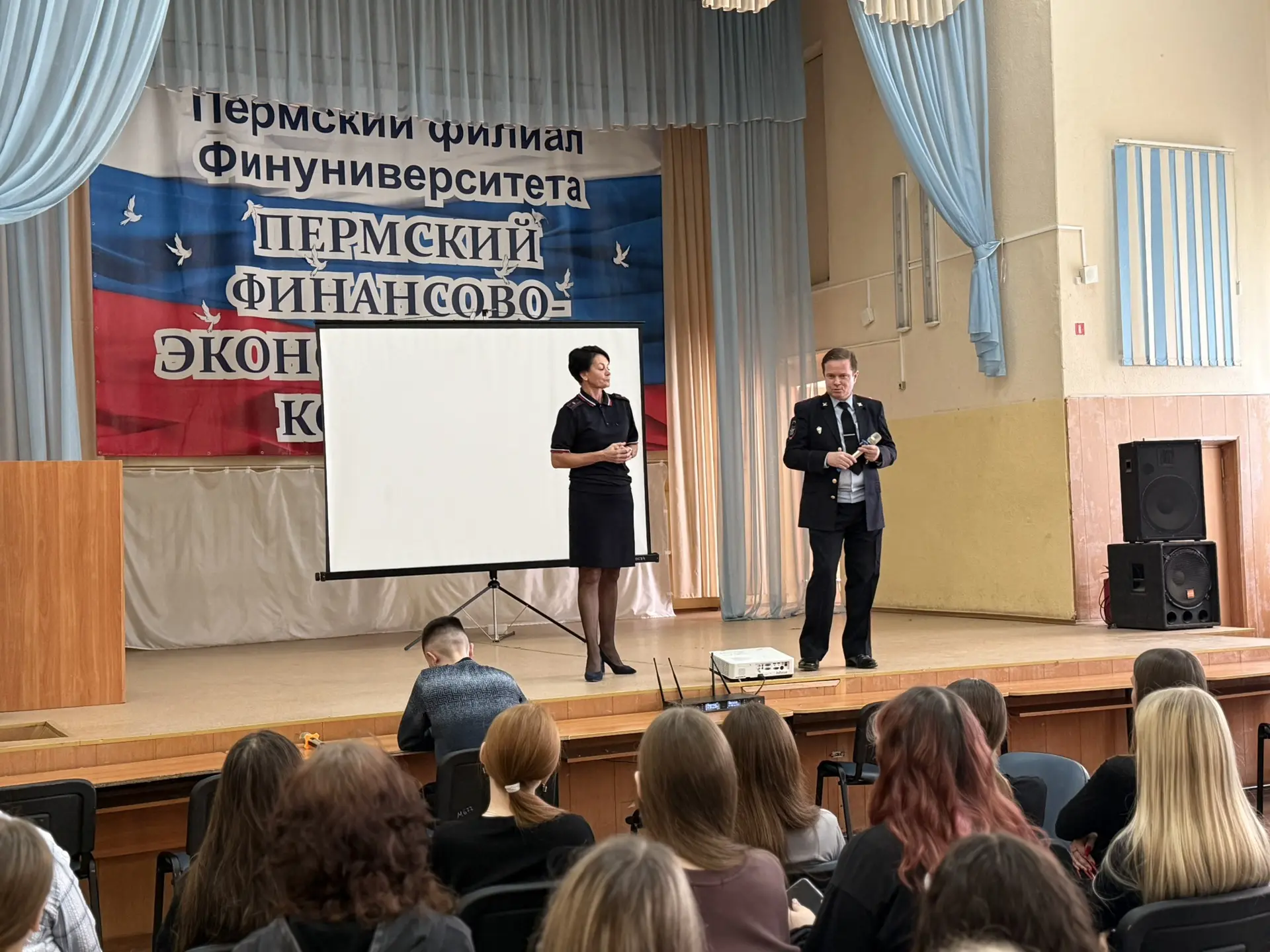 Безопасность в приоритете! 🛡️🚇