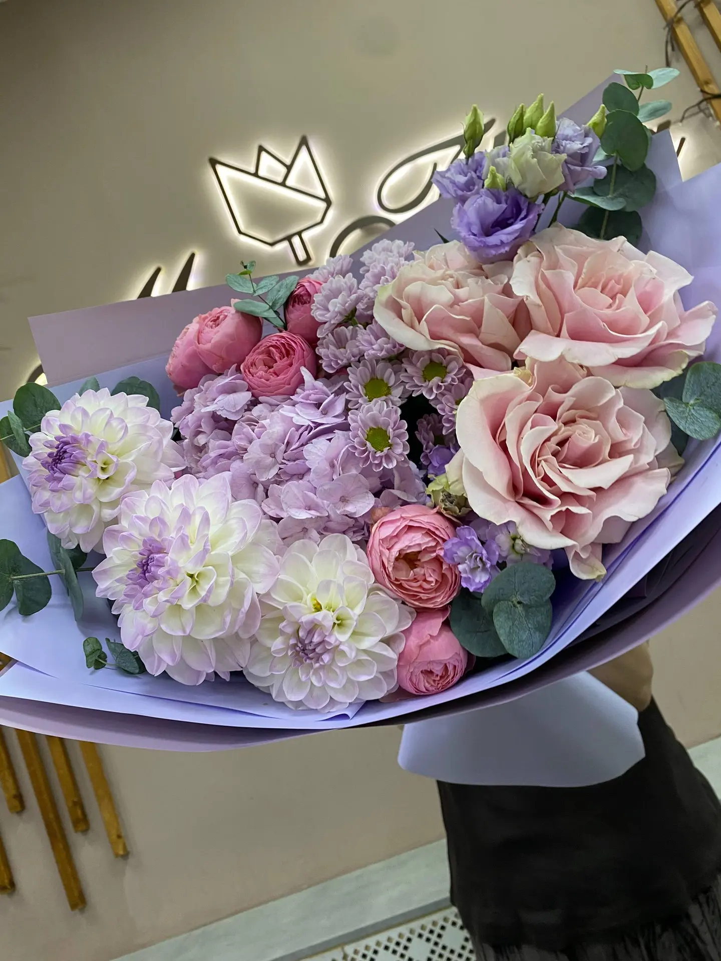 Бесплатная доставка цветов https://maxflorabuket.ru/collection/bukety
