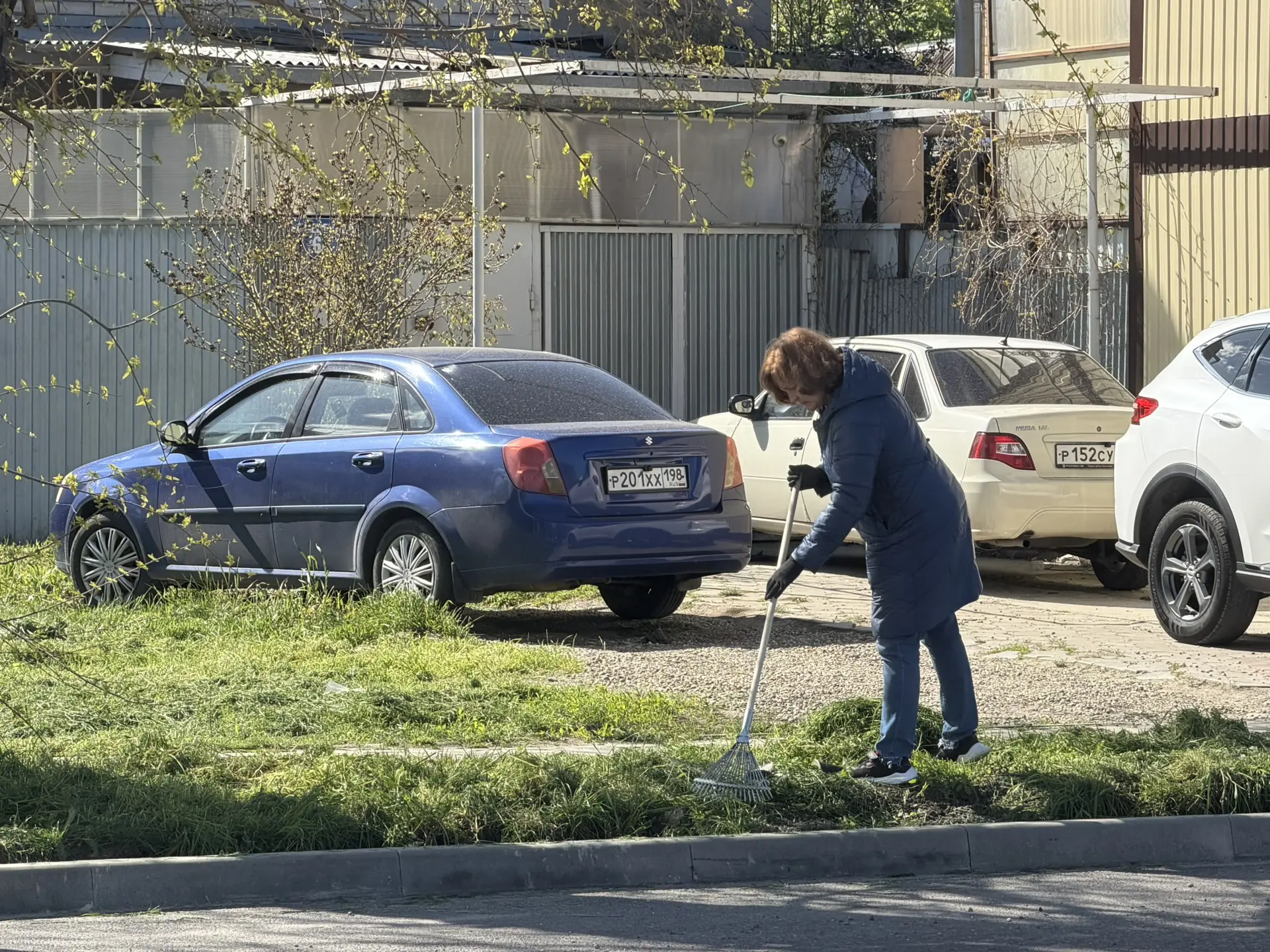 Анапа присоединилась ко Всероссийскому субботнику  Жители города, сотрудники предприятий, организаци