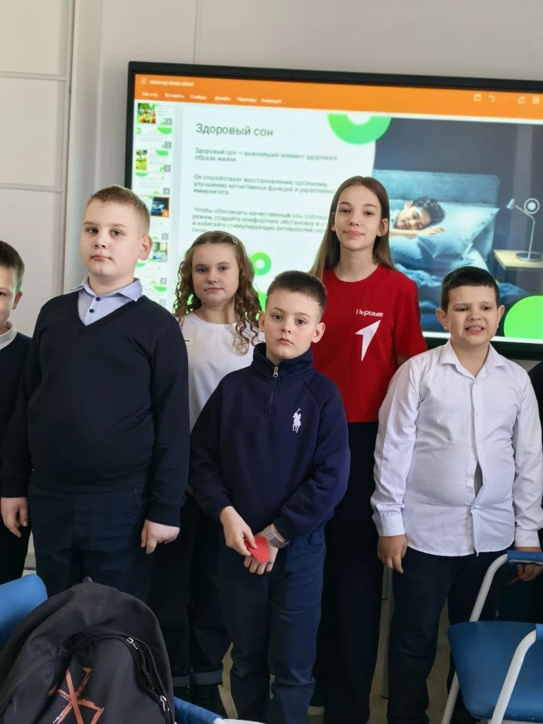 Здоровье — наш общий выбор! 🍎  В Школе №2 прошел «День здоровья». Мы не только бегали, но и разбирал