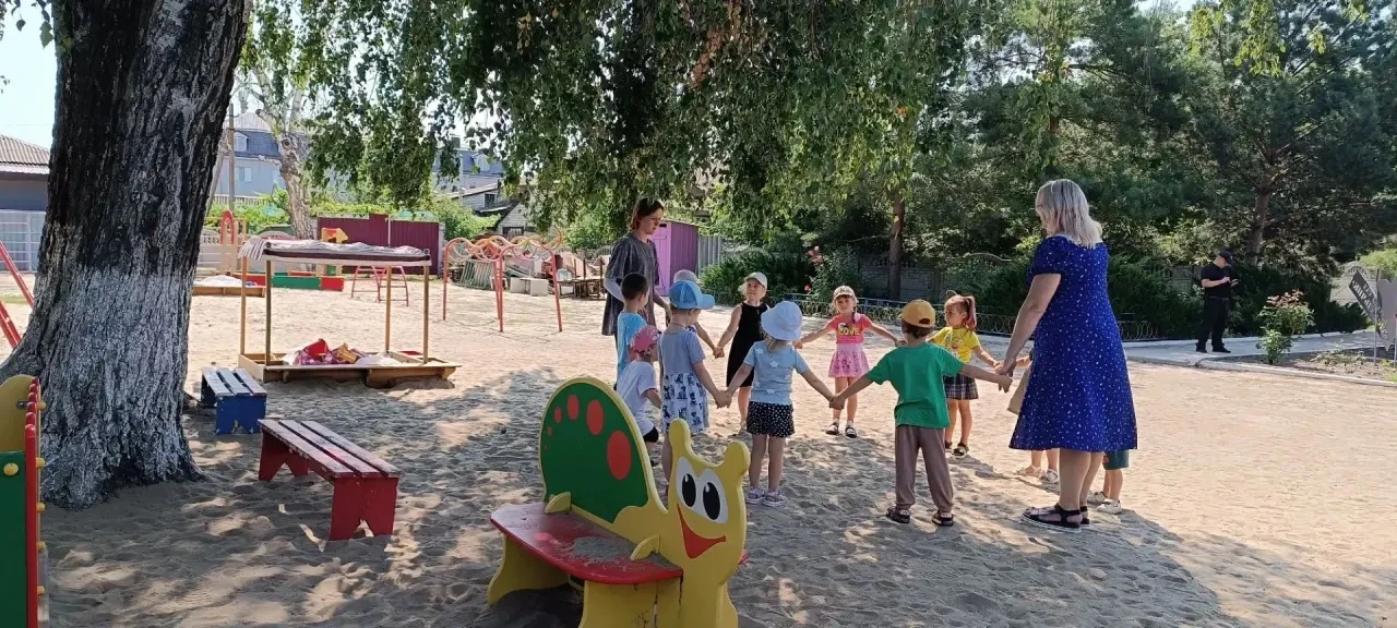 Сегодня у нас прошло увлекательное физкультурное занятие! Вместе с инструктором по физи...