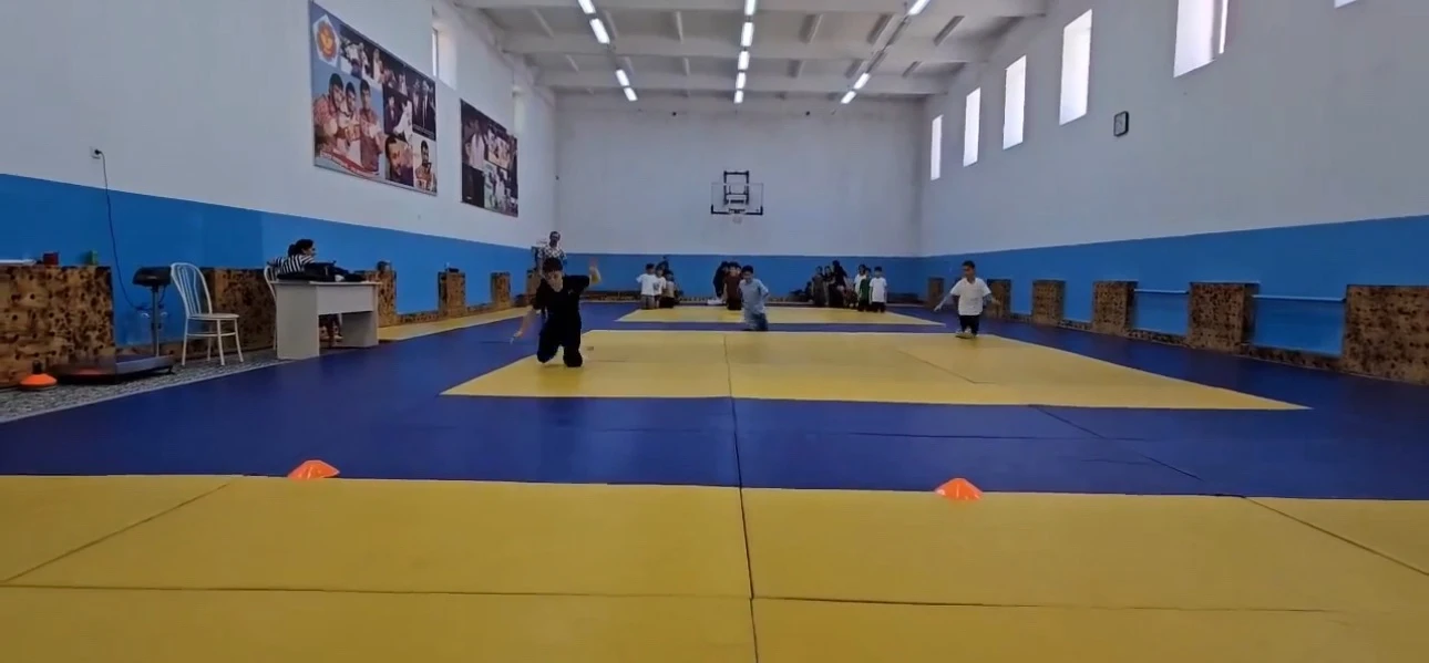 🏆 Спортивная мощь «Юнармейцев»!

Команды отрядов лагеря «Юнармейцы» приняли участие в спортивных со