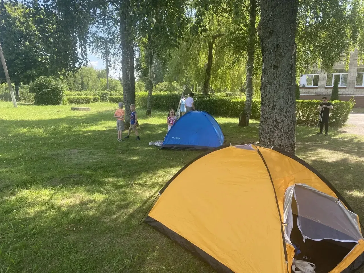 «Лосиная Долина» превращается в настоящий туристический лагерь! 🏕️🌲

Наш пришкольный лагерь сегодн