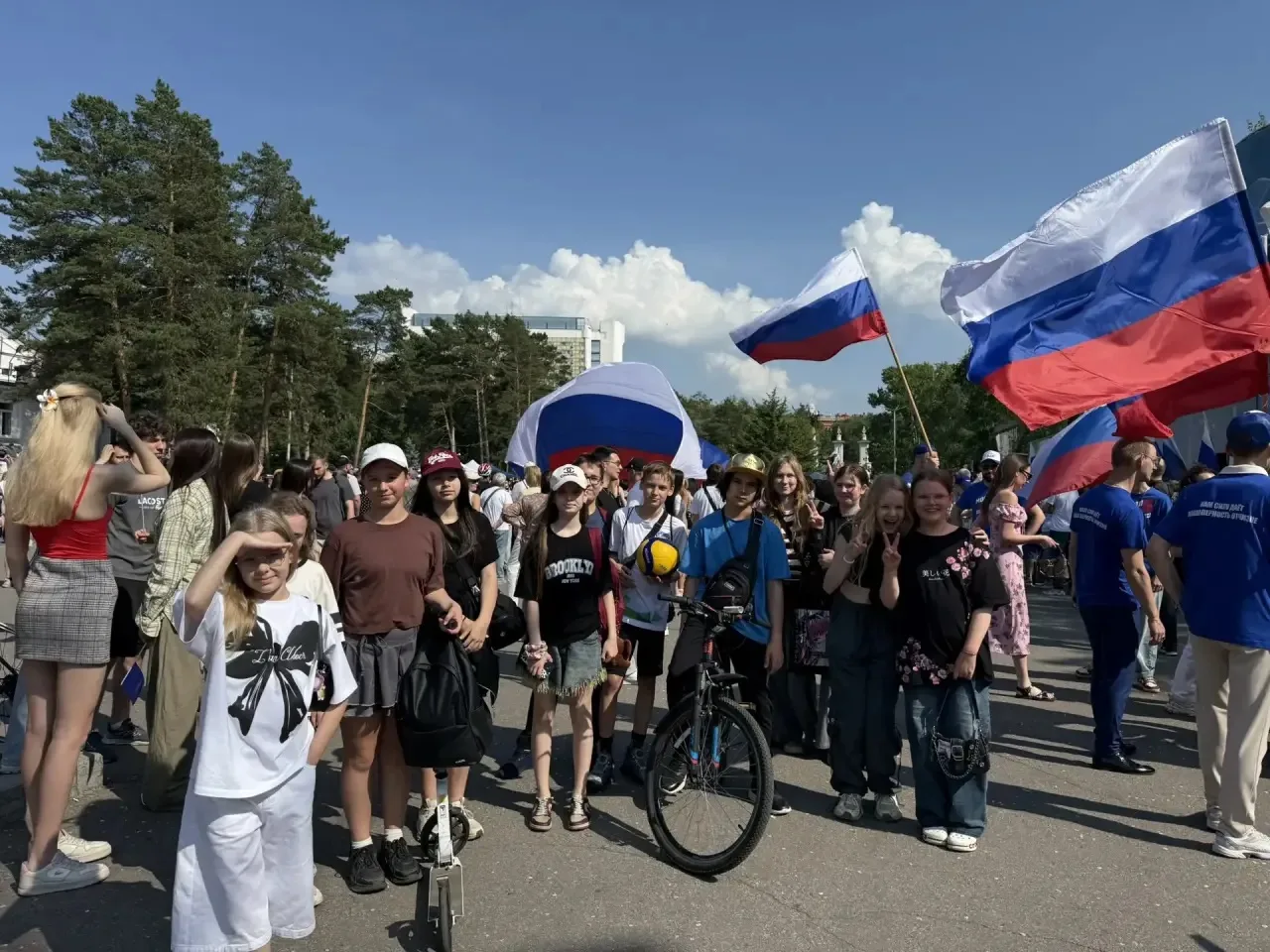 🇷🇺 С Днём России, друзья! Гордимся прошлым, верим в будущее!

Дорогие подписчики, учащиеся, родите