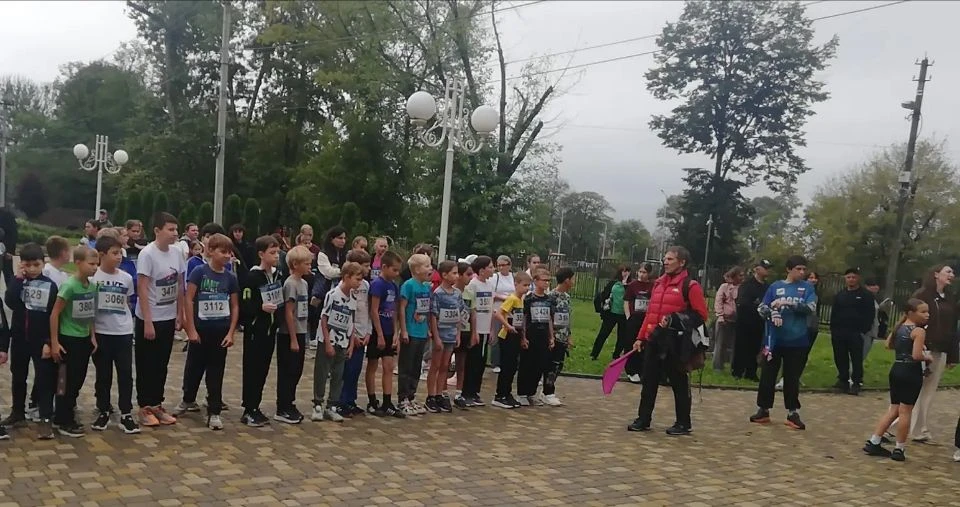 Сегодня, несмотря на непогоду, в парке "Юность" собралось много смелых, выносливых и бы...
