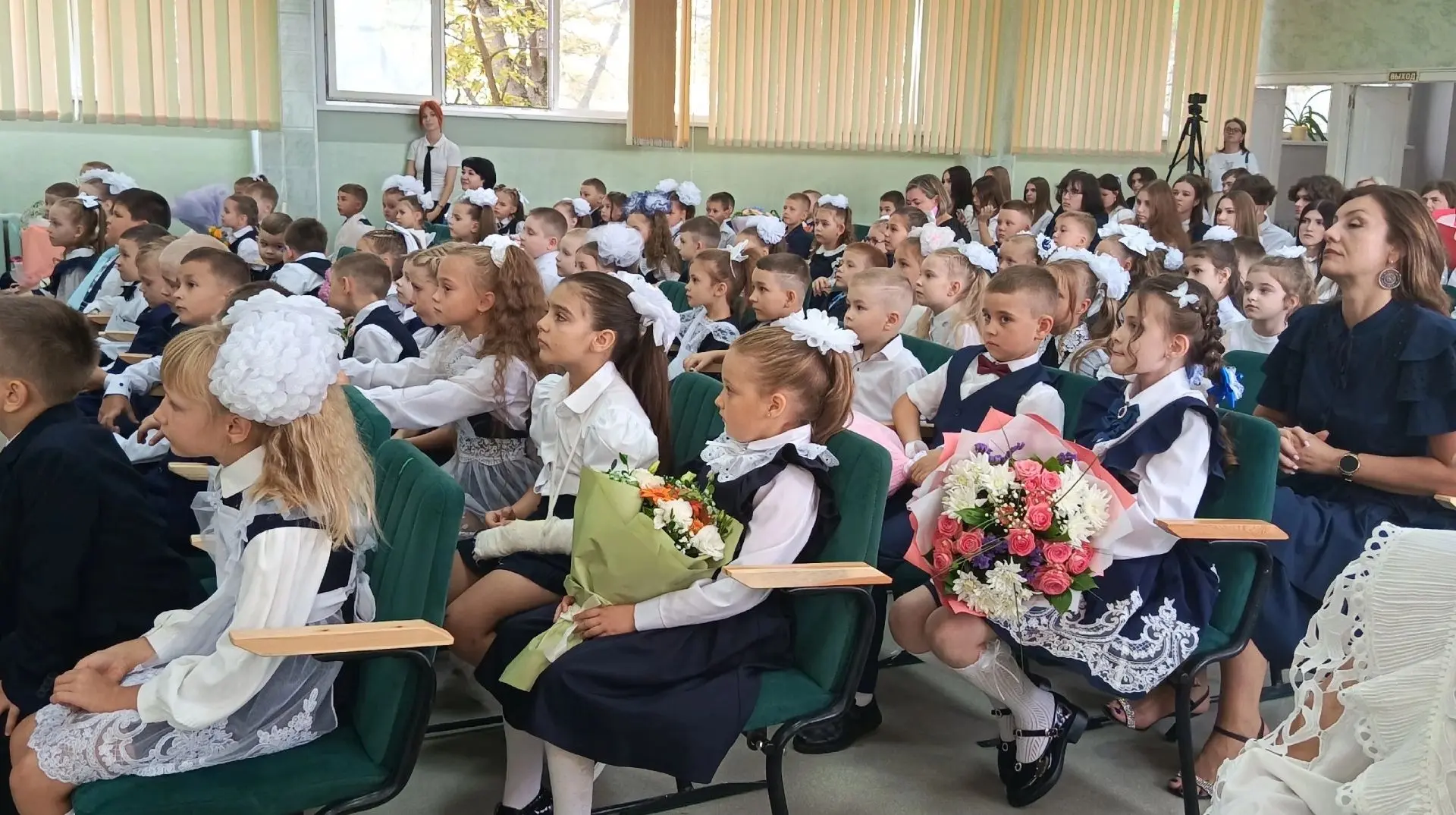 Сегодня в нашей школе прозвенел первый звонок нового учебного года!
