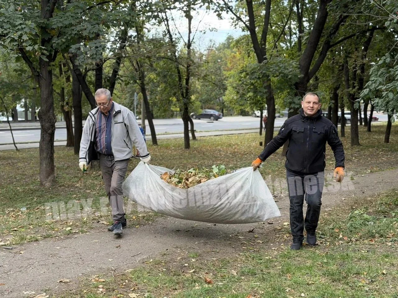 Почти 8 тысяч дончан вышли на общегородской субботник