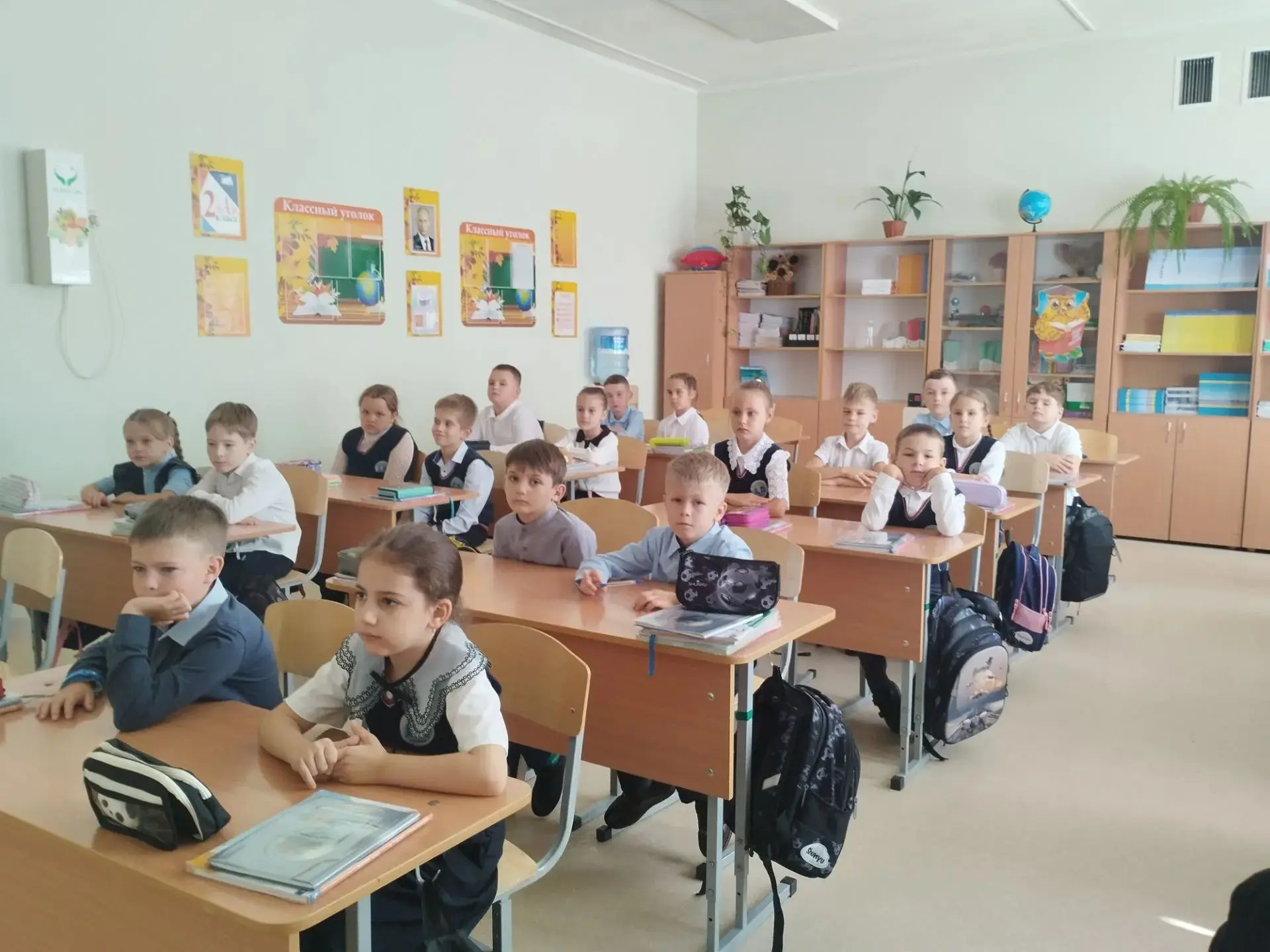 3 сентября во 2 классе “А” прошёл классный час " Трагедия Беслана", посвященный одной и...