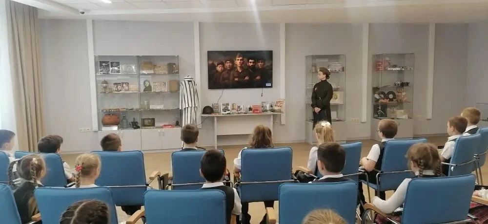 ВЕЛИКАЯ ВОЙНА - ВЕЛИКИЕ ПОДВИГИ🕊️  В преддверии празднования годовщины Победы в Великой Отечественно