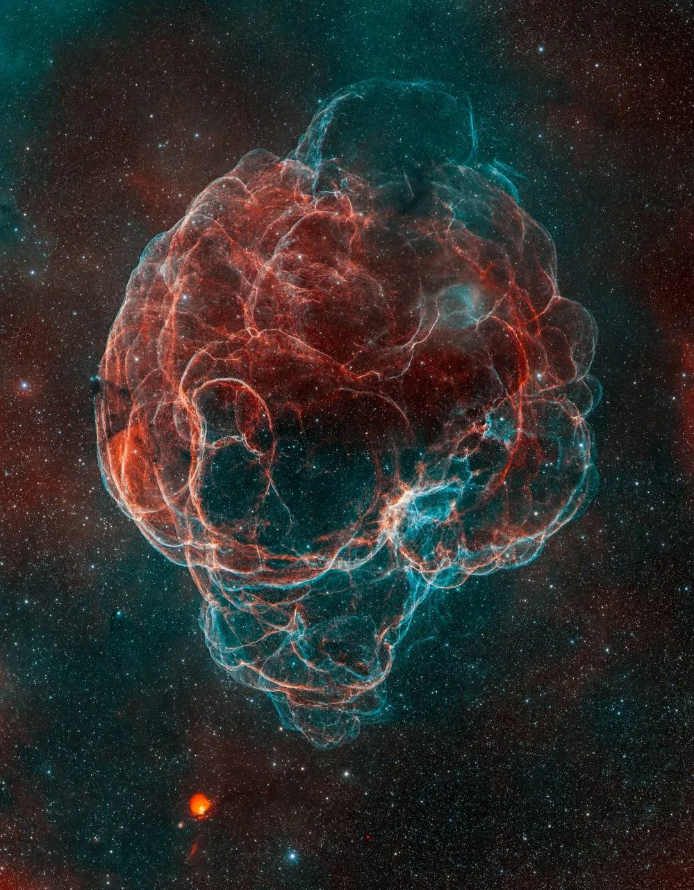 Эхо космического катаклизма: что скрывают остатки сверхновой SH2-240 🌌