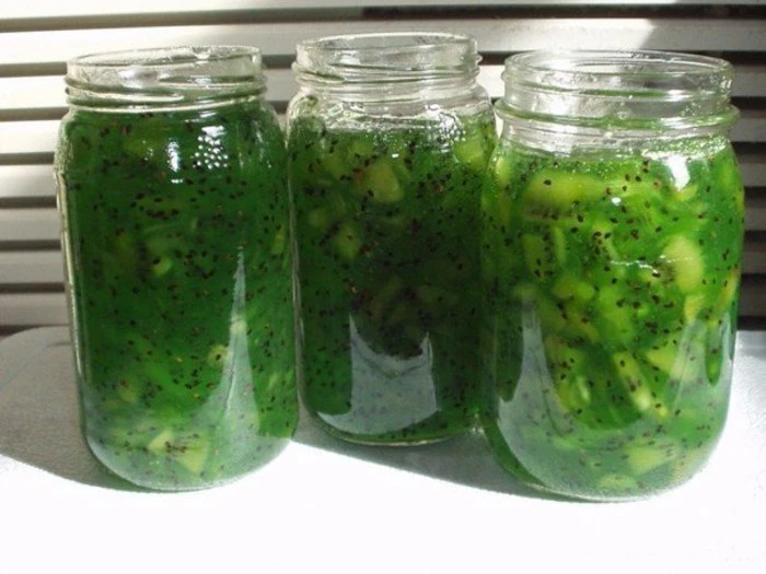 ИЗУМРУДНОЕ ВАРЕНЬЕ ИЗ КИВИ ЗА 5 МИНУТ  Варенье очень вкусное и необычайно красивое! Употребление кив
