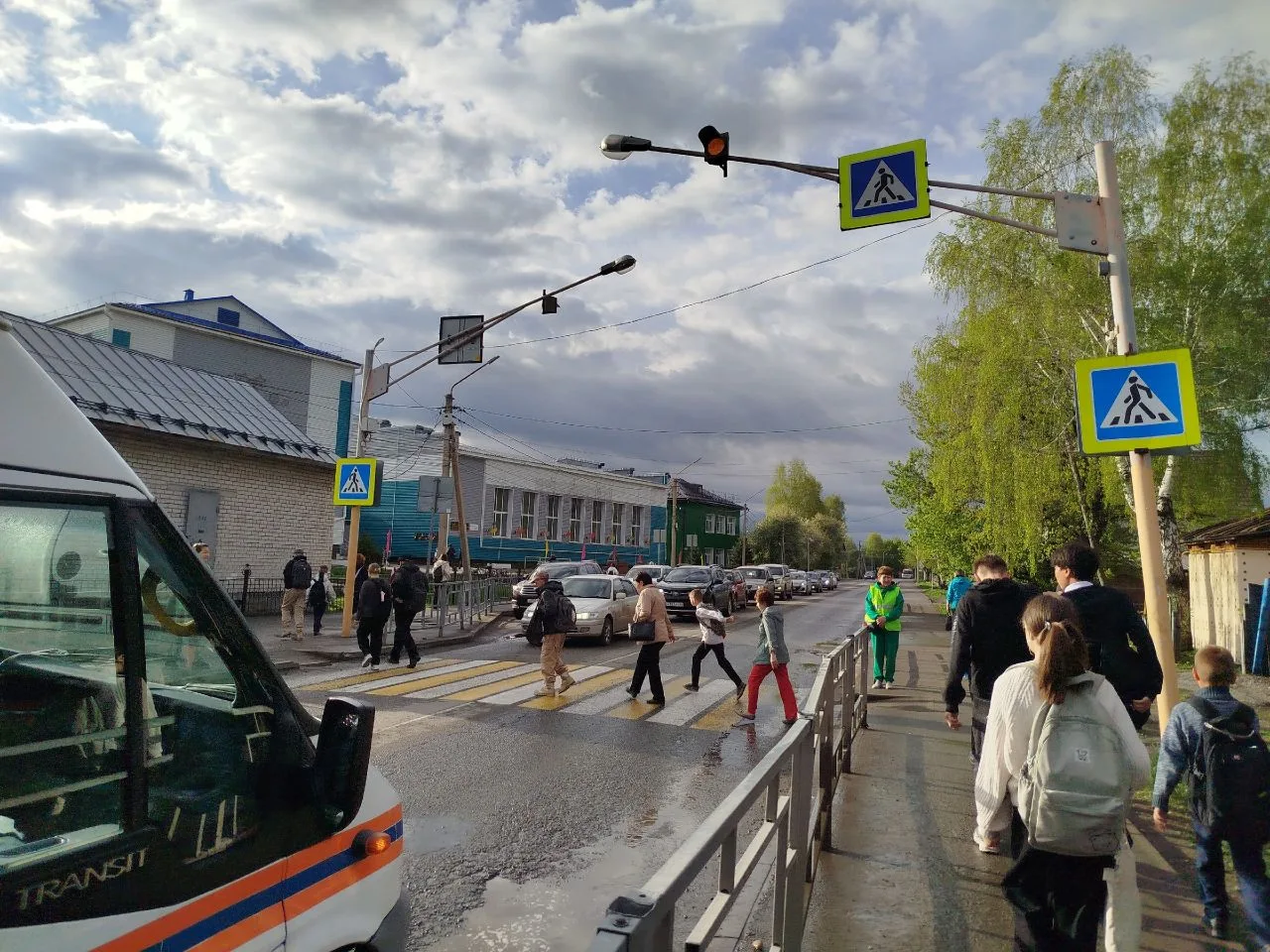 🚗✨ Родители в действии: Безопасность наших детей превыше всего!  Сегодня, 8 мая 2026 года, наши заме