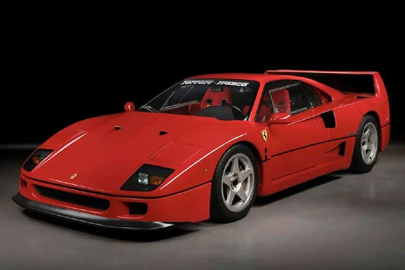 ⚡️ Аукционный дом RM Sotheby's выставил на торги Ferrari F40 1990 года, причем это далеко не рядовой