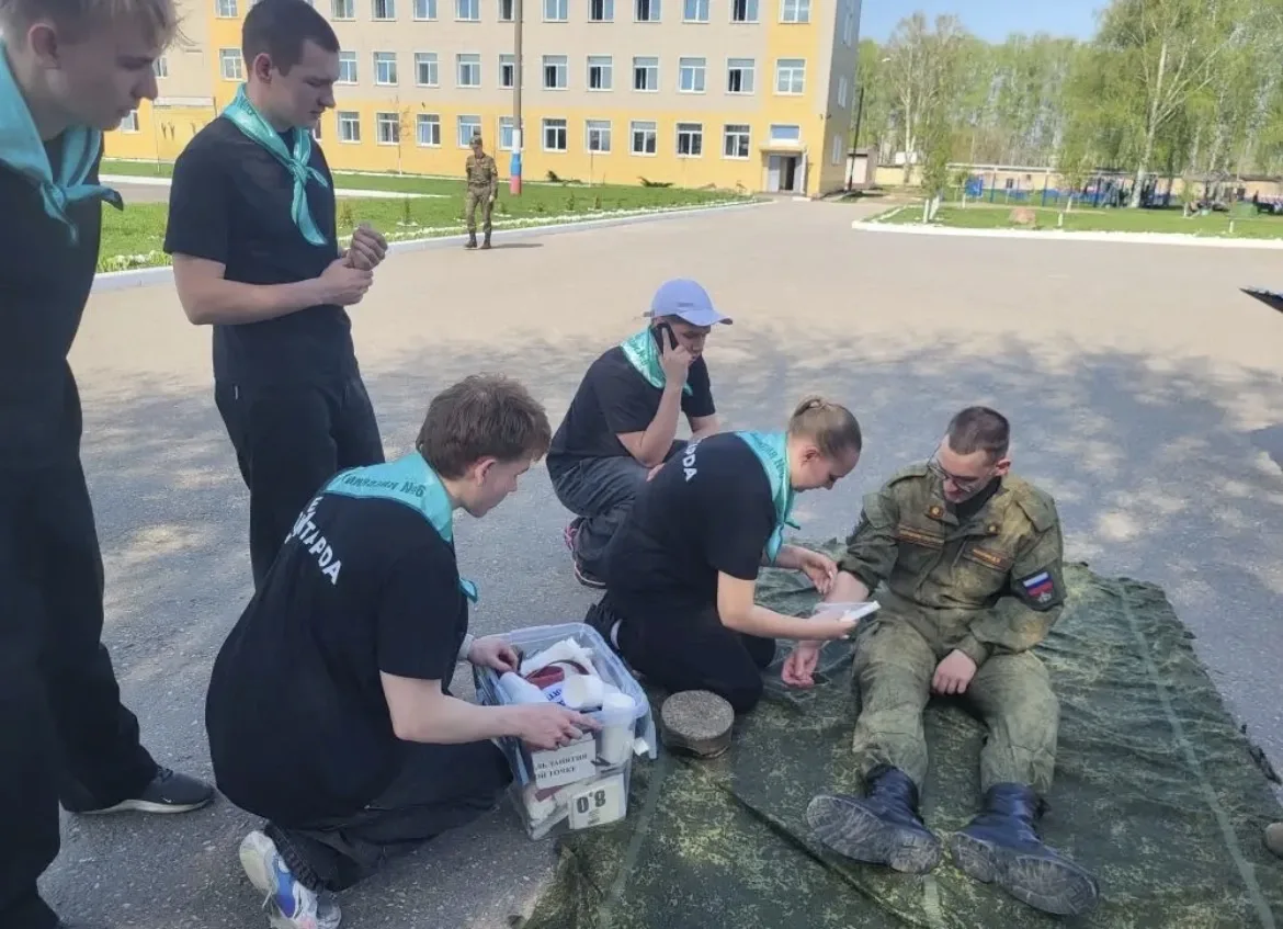 Наша гимназия вошла  в ТОП-6 команд на военно-патриотической игре «Зарница 2.0»!  Старшая группа наш