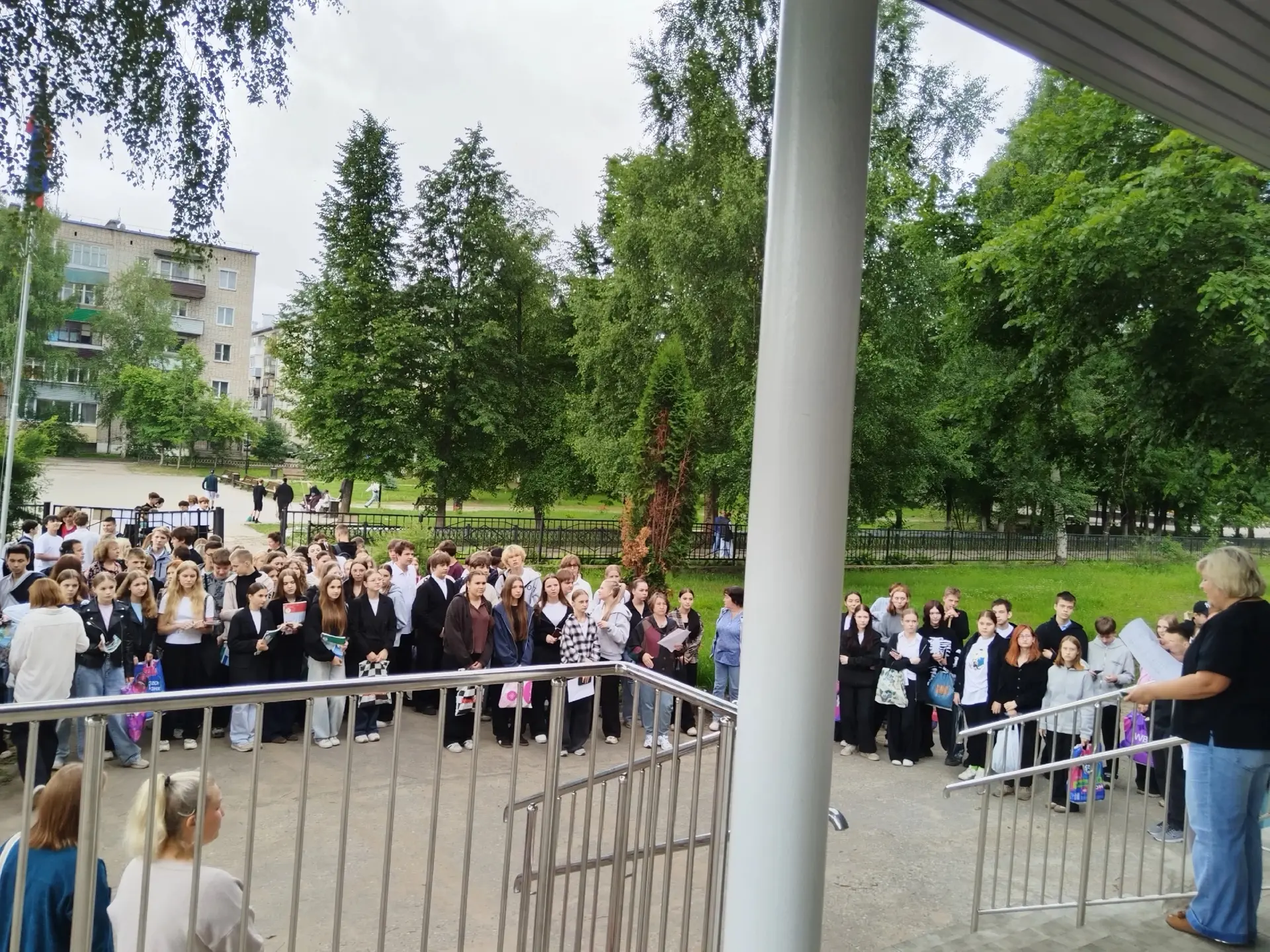 19 июня 151 девятиклассников нашего города сдали экзамены. Это предметы по выбору: информатика 💻, г