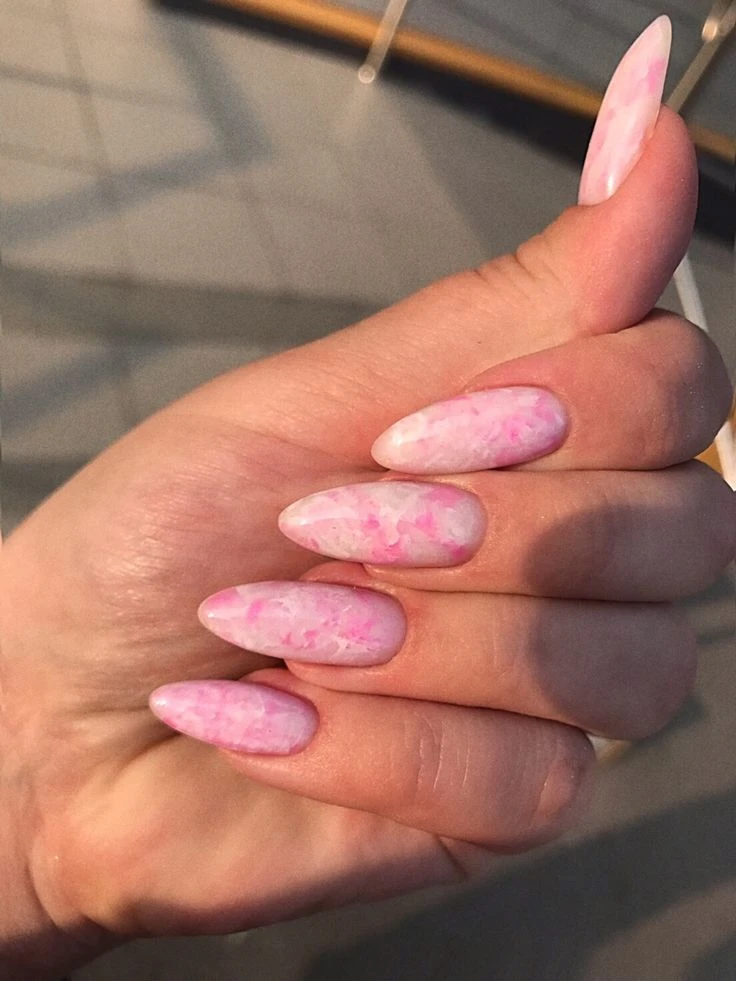 Норм - ❤️
Стрем - 🖤

Подписывайся: Маникюр💅Идеи