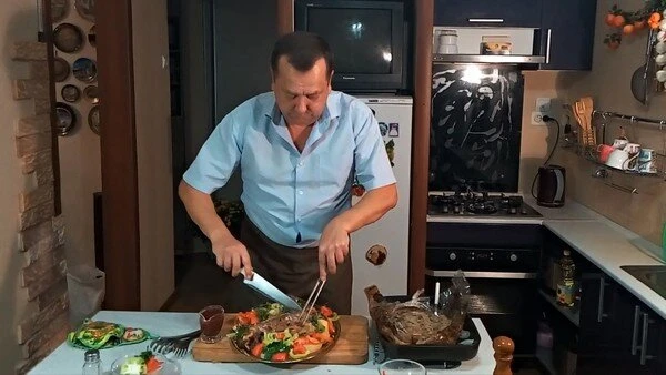 Баранья нога в рукаве в духовке или как запечь ногу барана