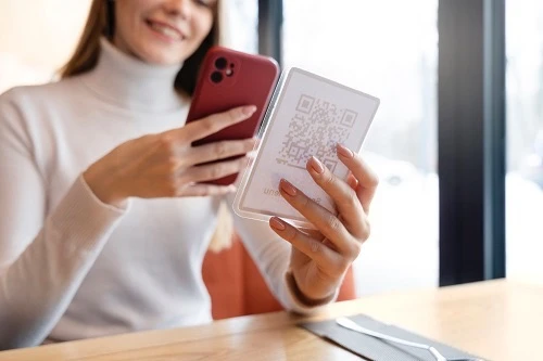 Жители Калмыкии оплатили QR-кодами 2 миллиона покупок на сумму 3 миллиарда рублей.

В Калмыкии расте