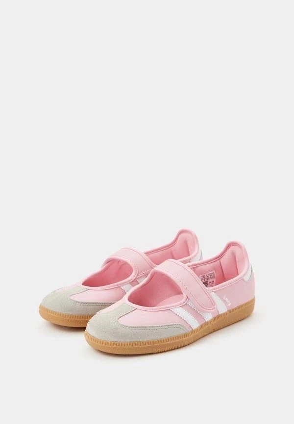 Девочки, ну посмотрите, какие конфетки 🍬 Новые расцветки Adidas — это просто любовь! Мне вообще очен