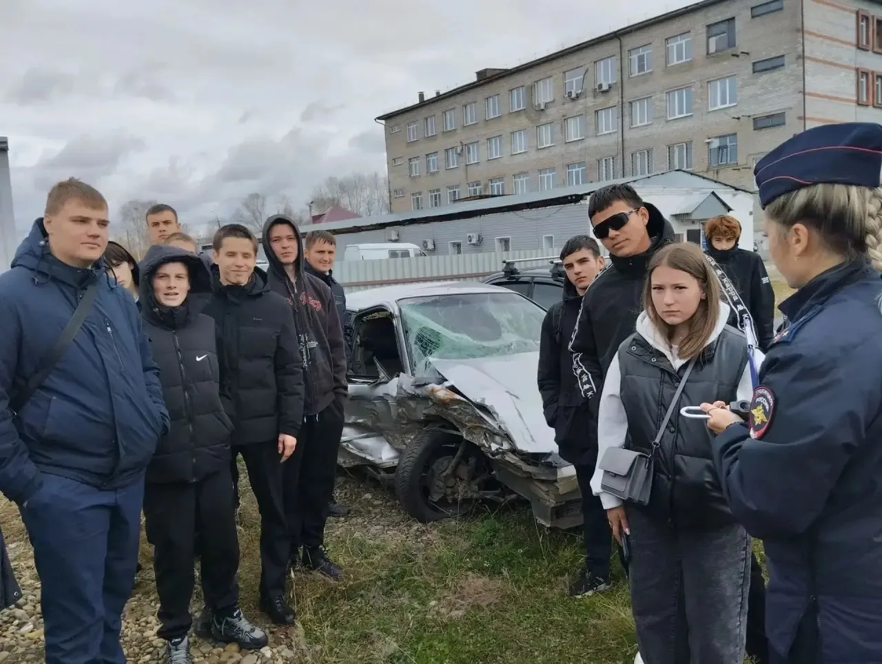 👮‍♂В Зиме сотрудники Госавтоинспекции провели для подростков профилактическое мероприя...