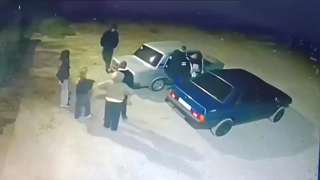 🚨 В Оренбуржье 15-летняя пассажирка «Лады» сорвалась с багажника на скорости
