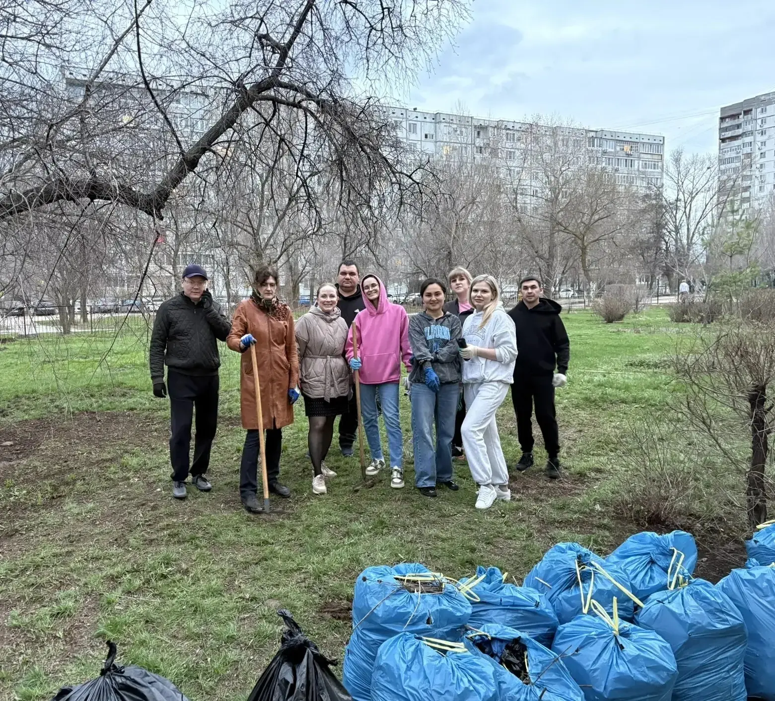 Дорогие родители 1 «Б» класса! 🌿🍂  Огромное спасибо вам за участие в субботнике! Спасибо, что нашли 