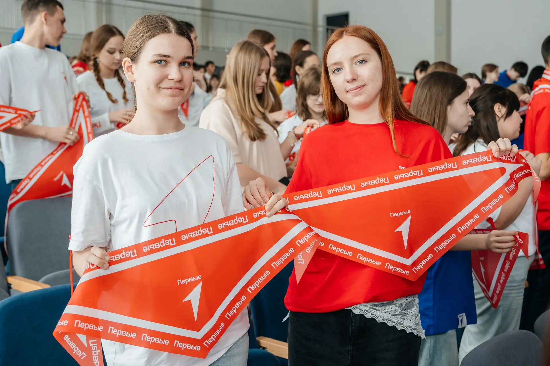 Светите, Маяки!✨  🔺На региональном фестивале пришкольных вожатых прошла церемония посвящения в Маяки