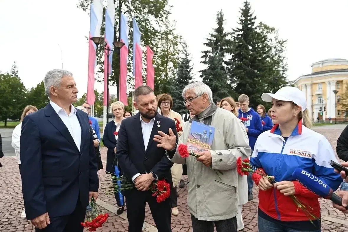 Сегодня вместе с Героем России Евгением Поддубным, Главой Карелии Артуром Парфенчиковым...